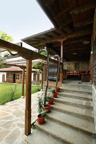 The House With The Vine Guest House Жеравна Екстер'єр фото