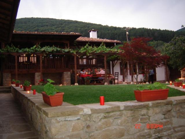 The House With The Vine Guest House Жеравна Екстер'єр фото